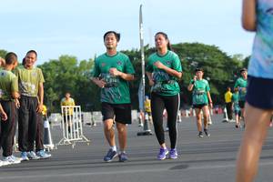 BIB: 82161
                            <button type="button" onclick="openModal(5173067)" class="btn btn-primary btn-sm float-right btn-popup" data-toggle="modal" data-target=".modal-high-quality">
                        <i class="fas fa-shopping-cart"></i> Add to Cart
                    </button>
                                            <button type="button" onclick="isThisMe(5173067, true)" class="btn btn-success btn-sm float-right btn-popup btn-isme hidden" data-toggle="tooltip" data-placement="bottom" title="นี่คือรูปของคุณใช่ไหม คลิกที่นี่เพื่อเอาเข้าอัลบั้ม">
                        <i class="fas fa-plus"></i> Add to album
                    </button>
                    <button type="button" onclick="isThisMe(5173067, false)" class="btn btn-warning btn-sm float-right btn-popup btn-isnotme hidden">
                        <i class="fas fa-ban"></i> Remove from album
                    </button>